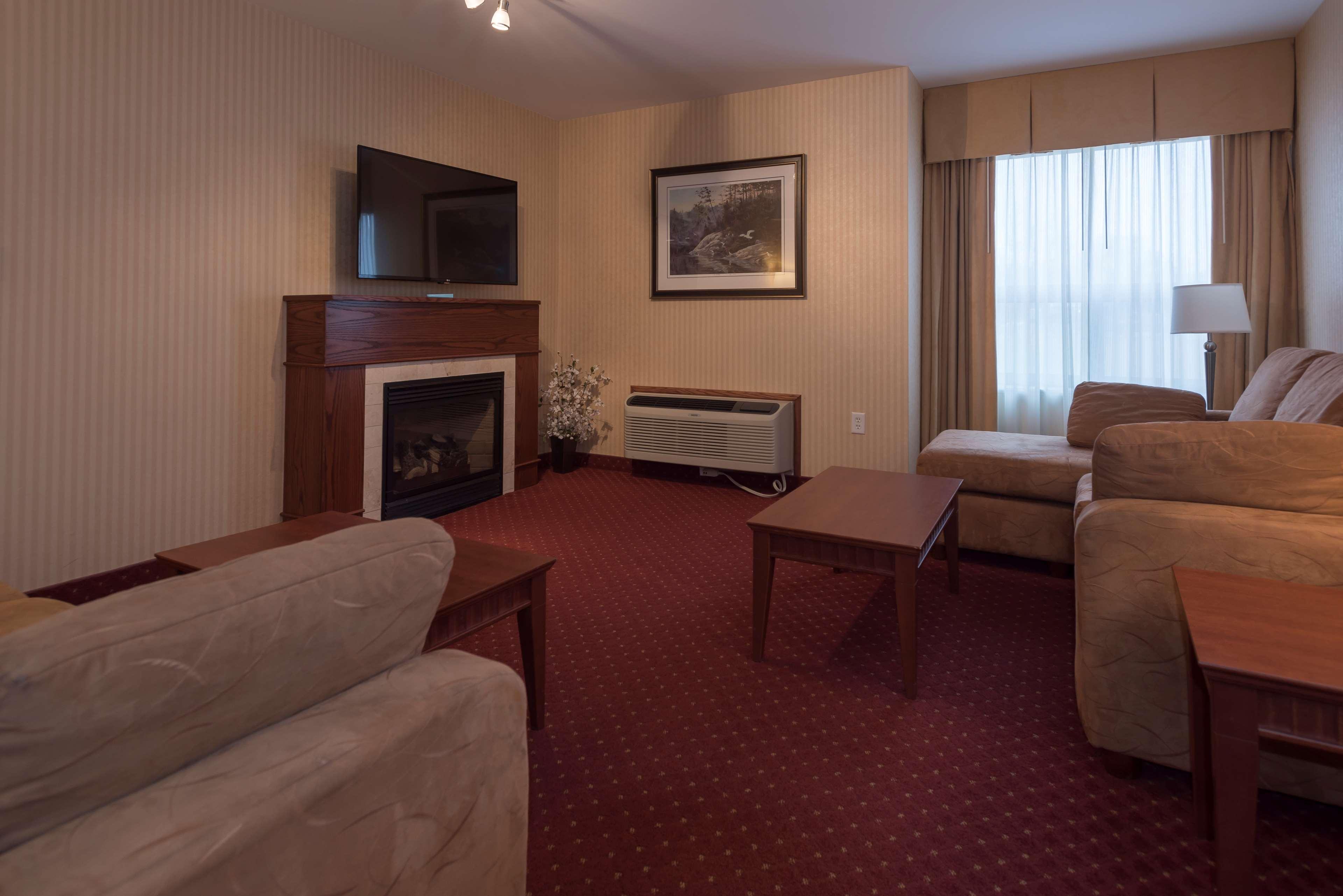 פיטרבורו Best Western Plus Otonabee Inn מראה חיצוני תמונה