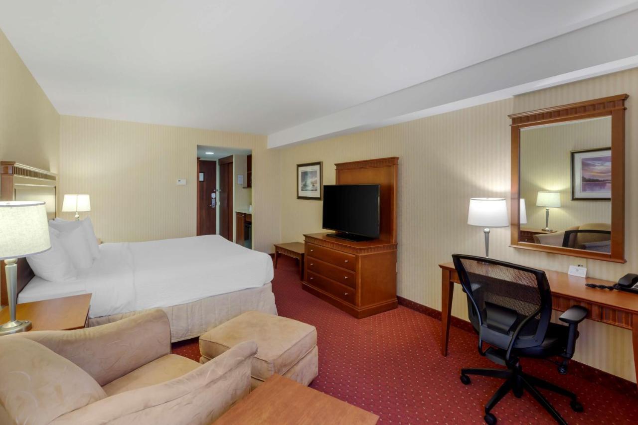 פיטרבורו Best Western Plus Otonabee Inn מראה חיצוני תמונה