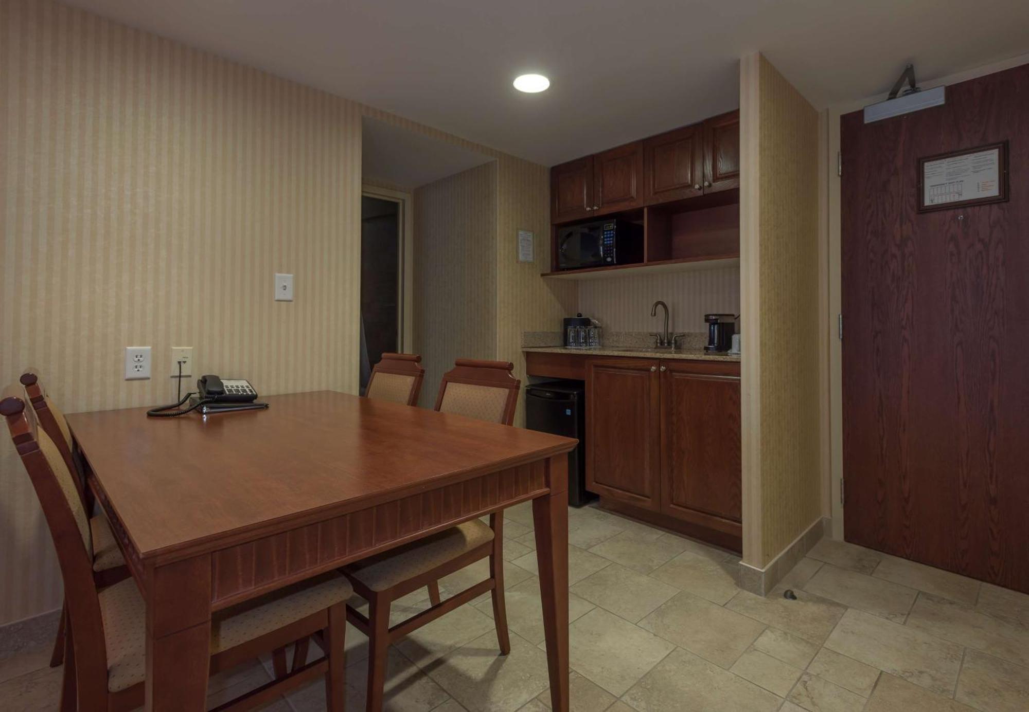 פיטרבורו Best Western Plus Otonabee Inn מראה חיצוני תמונה