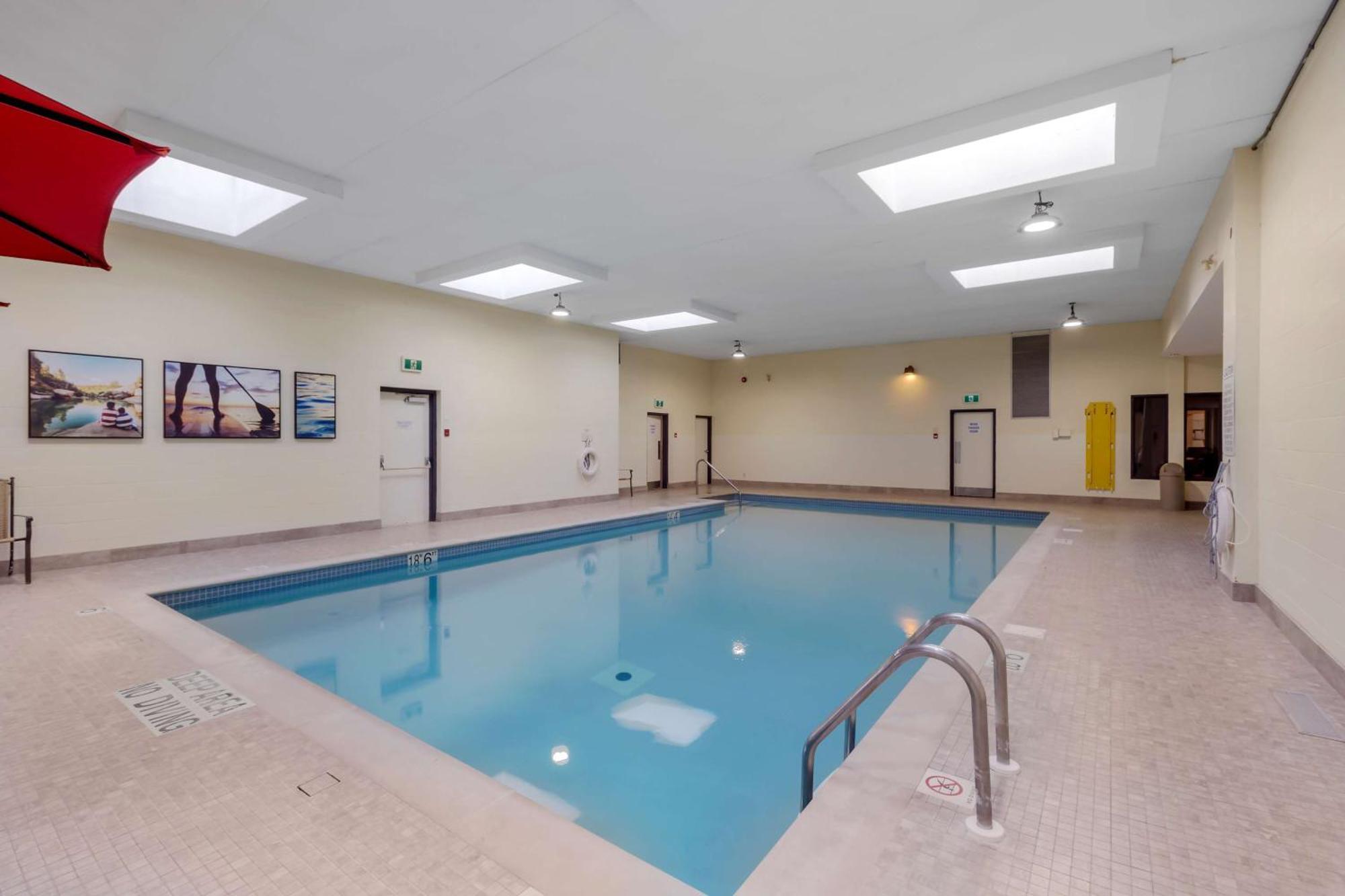 פיטרבורו Best Western Plus Otonabee Inn מראה חיצוני תמונה
