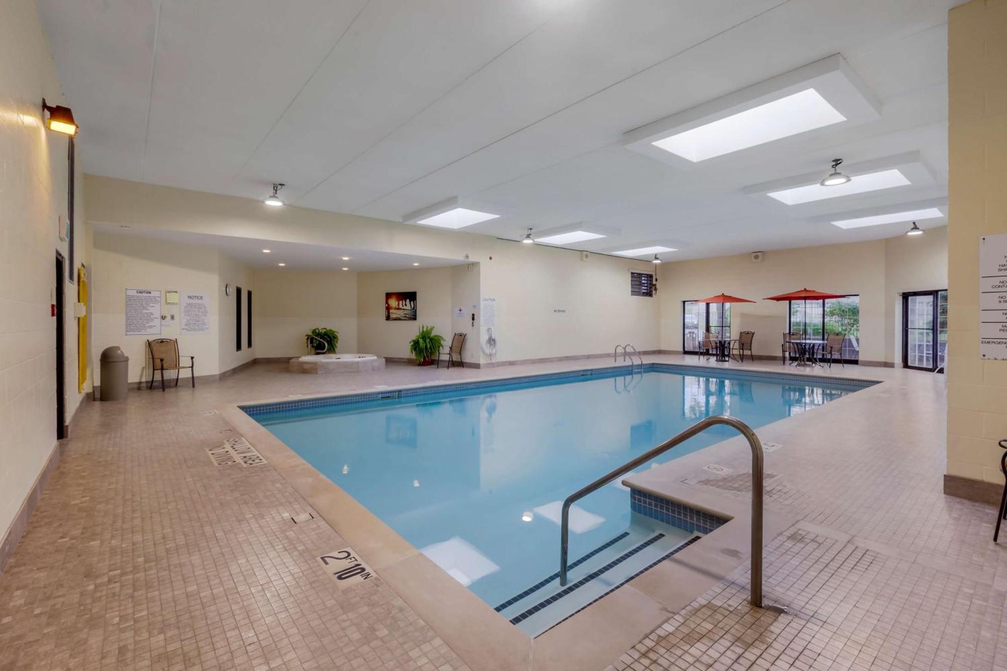 פיטרבורו Best Western Plus Otonabee Inn מראה חיצוני תמונה